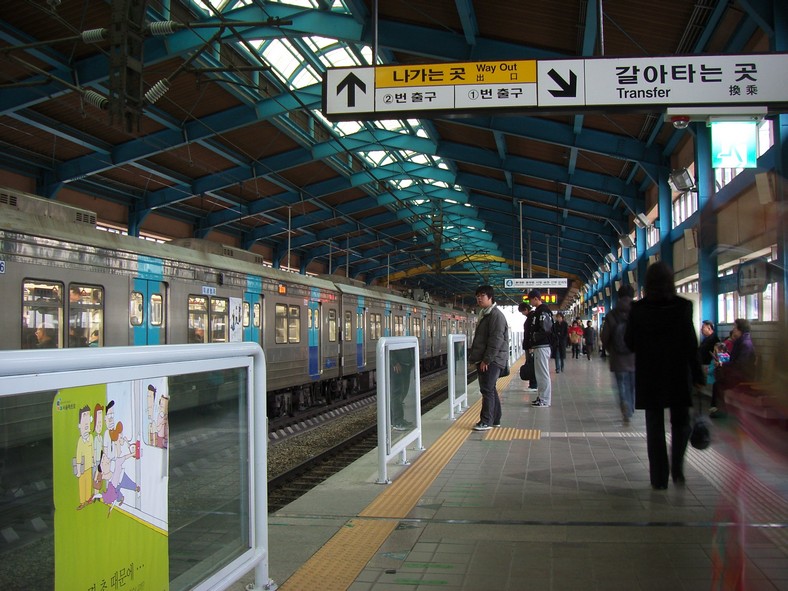 Tàu điện ngầm ở Hàn Quốc